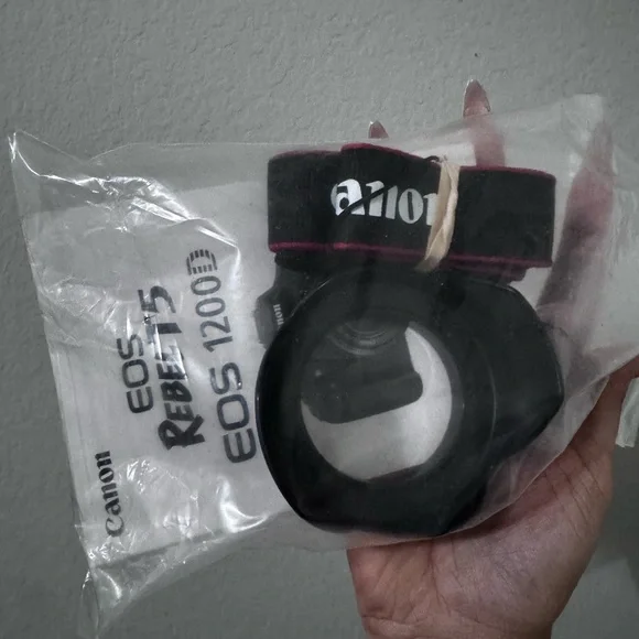 Canon EOS Rebel T5 DSLR Camera - Black